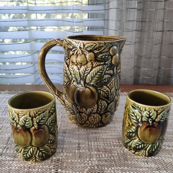 MCM Green Pitcher Set of 3 Reliefed Ceramic VTG Fruit Motif Pitcher and Tumblers - Picture 5 of 12